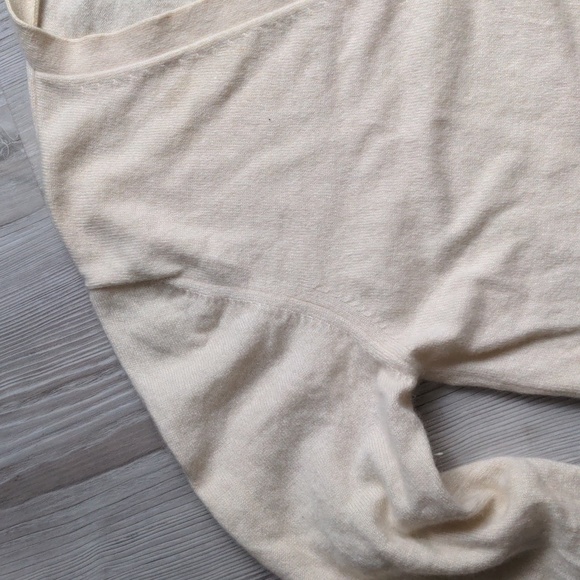 100% cashmere size M cream colored button up sweater pockets on front - Picture 5 of 13